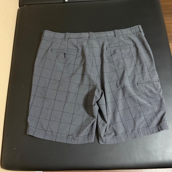 Men’s PGA Golf shorts - Picture 3 of 3